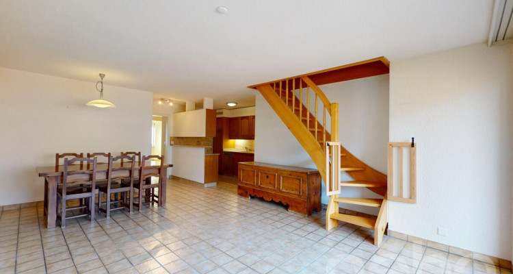 Charmant duplex familial en attique avec vue dégagée sur les montagnes image 2