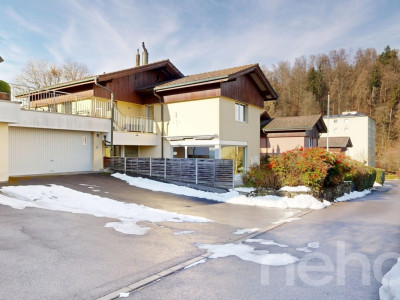 Helles Einfamilienhaus mit Weitsicht, Cheminée und viel Platz image 1