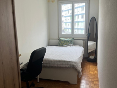 Appartement de 5 pièces au 3ème étage situé à Genève 1201 image 2