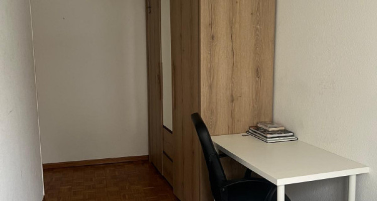 Appartement de 5 pièces au 3ème étage situé à Genève 1201 image 3