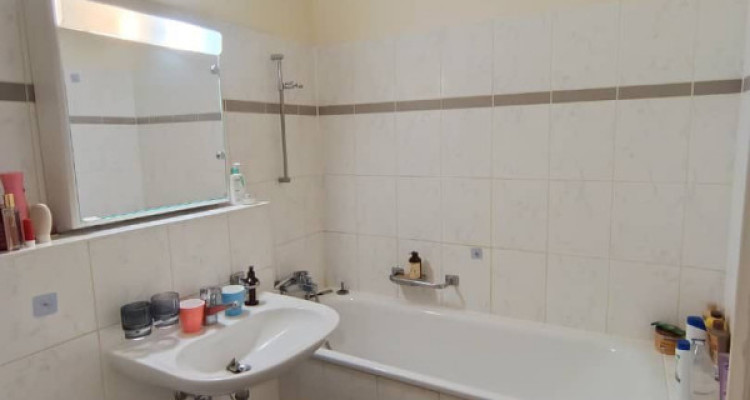 Appartement de 3,5 pièces au 2ème étage situé à Chêne-Bougeries 1224. image 4