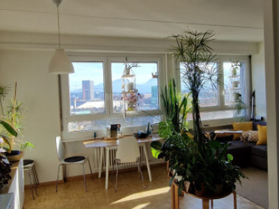 Appartement de 3 pièces au 2ème étage situé à Petit-Lancy 1213 image 2