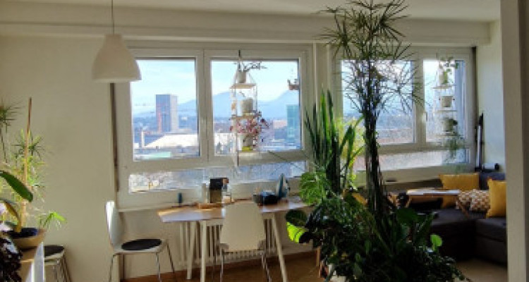 Appartement de 3 pièces au 2ème étage situé à Petit-Lancy 1213 image 2