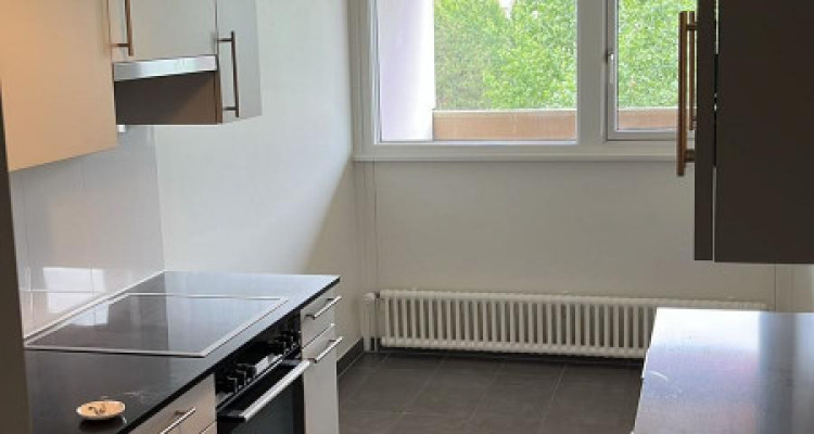 Appartement de 6 pièces au 5ème étage situé à Chêne-Bougeries 1224  image 7