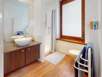 GENEVE - BUREAUX A LOUER DANS UN IMMEUBLE DE CARACTERE image 9