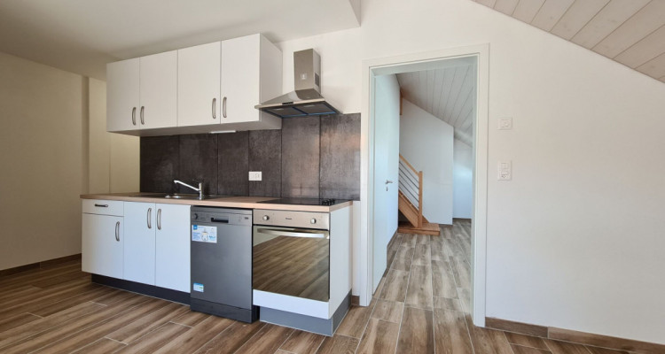 Appartement en attique de 2.5 pièces neuf ! image 2