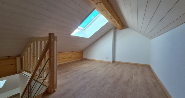 Appartement en attique de 2.5 pièces neuf ! image 5