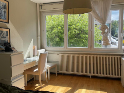 Charmant studio meublé avec balcon – Secteur HUG / Université image 3