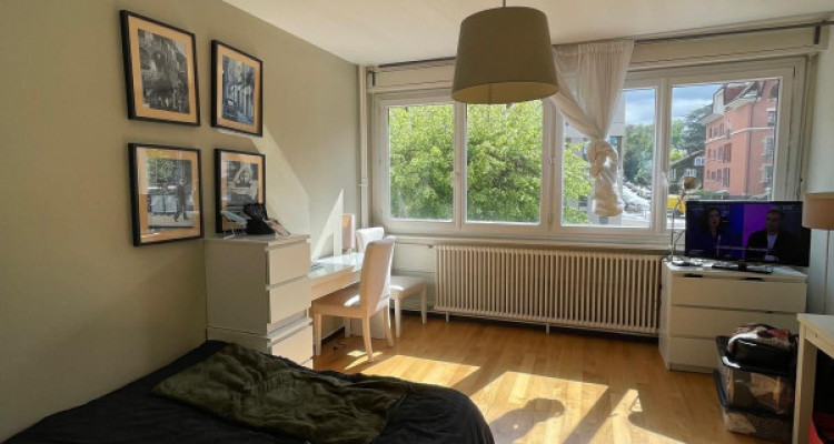 Charmant studio meublé avec balcon – Secteur HUG / Université image 2