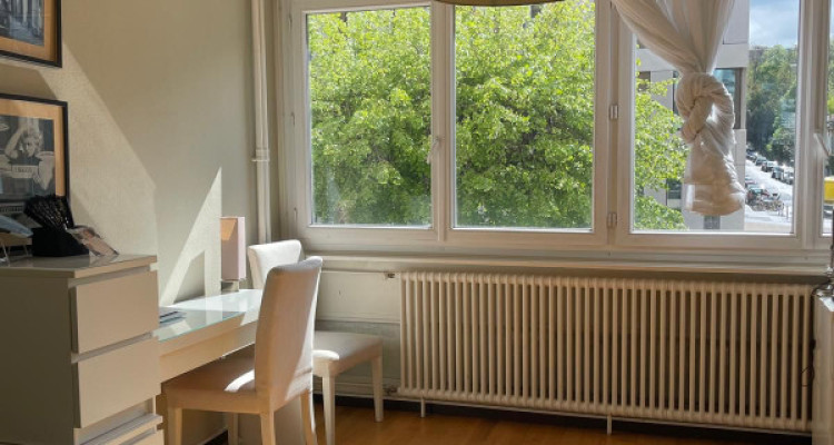 Charmant studio meublé avec balcon – Secteur HUG / Université image 3