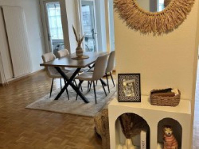 Nous vous proposons un magnifique appartement 3 pièces situé a châtelaine image 1