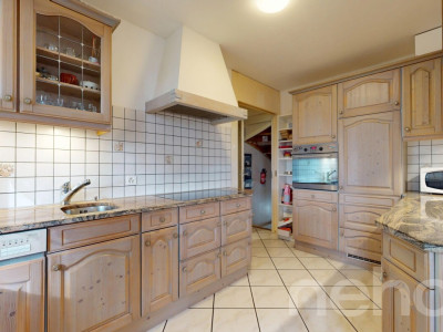 Charmante 10-Zimmer Villa mit Einliegerwohnung image 3