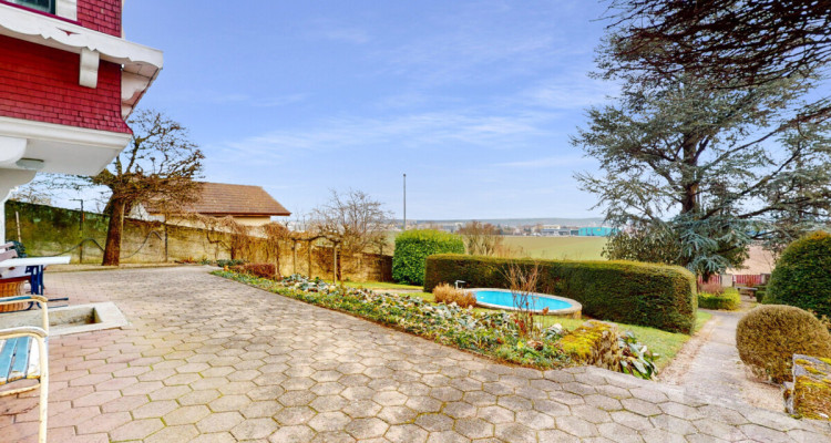 Charmante 10-Zimmer Villa mit Einliegerwohnung image 12