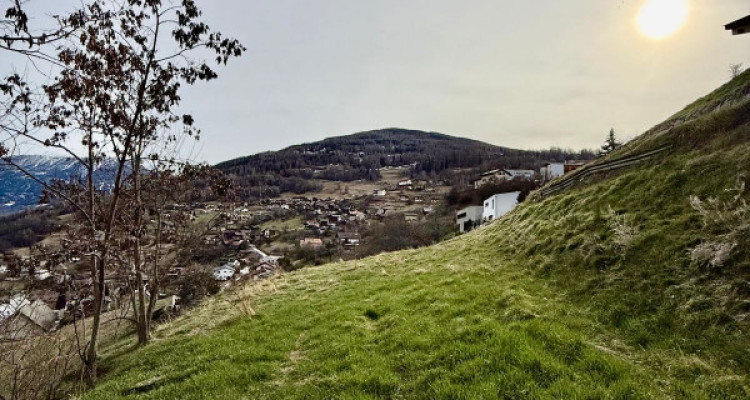 TERRAIN CONSTRUCTIBLE DE 2960  M2, VEX image 2