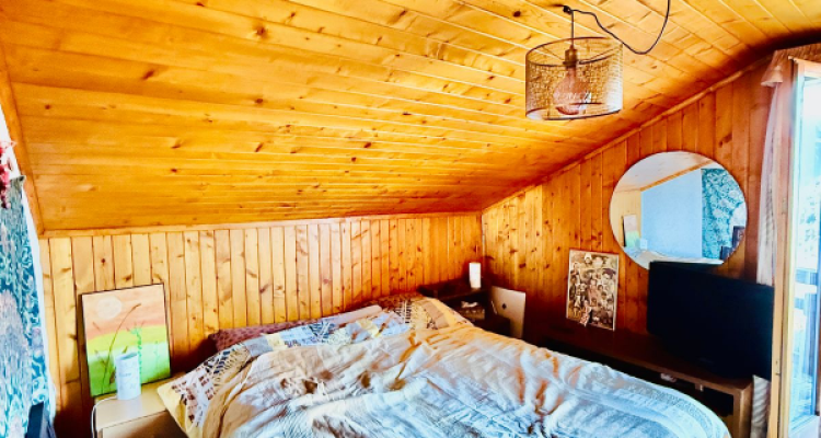 CHALET 4.5 PCES - 122 M2 + NOMBREUSES DÉPENDANCES image 8