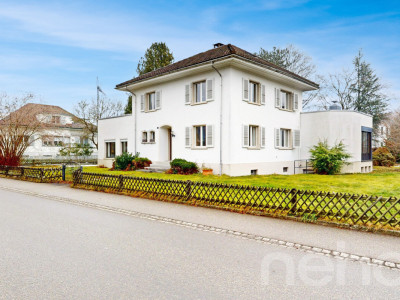 Familienfreundliches Einfamilienhaus mit grossem Grundstück image 2