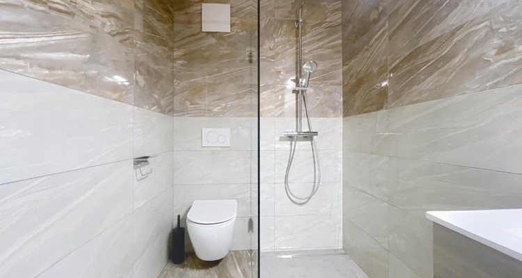 Spacieux appartement moderne avec grande terrasse dans immeuble récent image 11