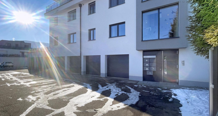 Spacieux appartement moderne avec grande terrasse dans immeuble récent image 12