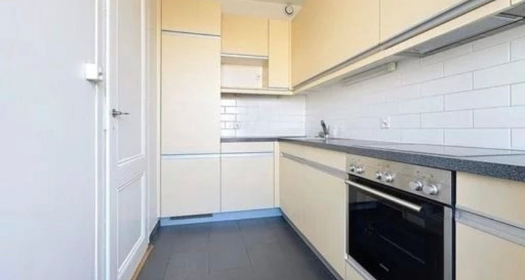 Très joli 2 pièces Hypercentre de Genève image 5