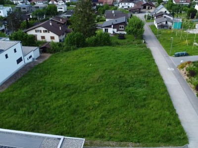 Terrain à bâtir avec projet et permis en force ? Libre de mandat de construction image 2