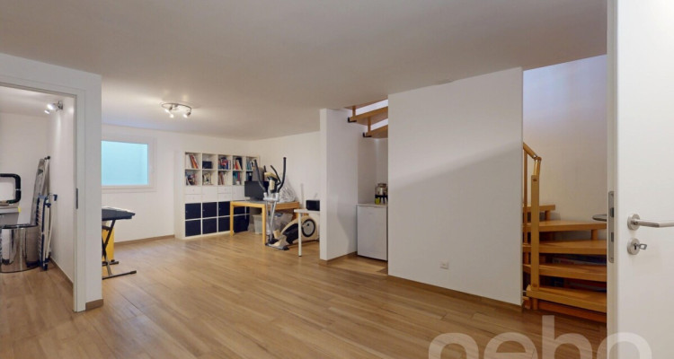 Villa élégante en pignon, mitoyenne, grand jardin et bel vue campagne image 9