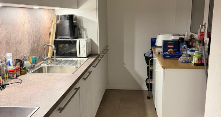 Appartement de 3 pièces au 6ème étage situé à Chatelaine 1219  image 5