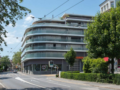 CLARENS GARAGE EN PLEIN CENTRE VILLE image 1