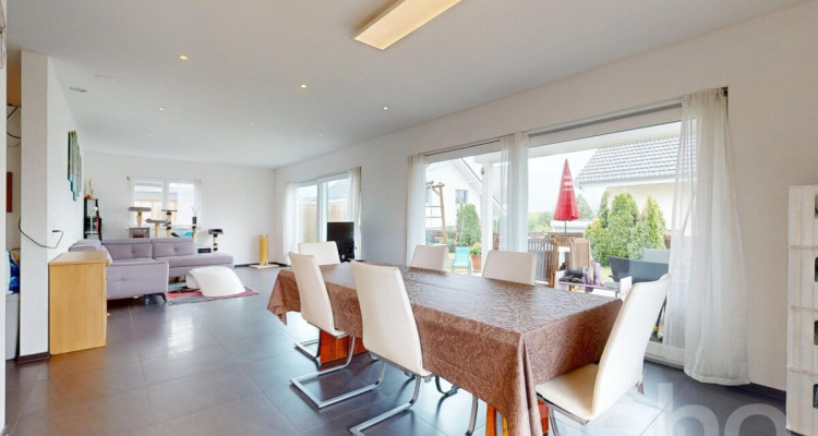 Lichtdurchflutetes 6.5-Zimmerhaus an ruhiger Lage mit viel Platz image 2