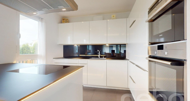 Lichtdurchflutetes 6.5-Zimmerhaus an ruhiger Lage mit viel Platz image 7