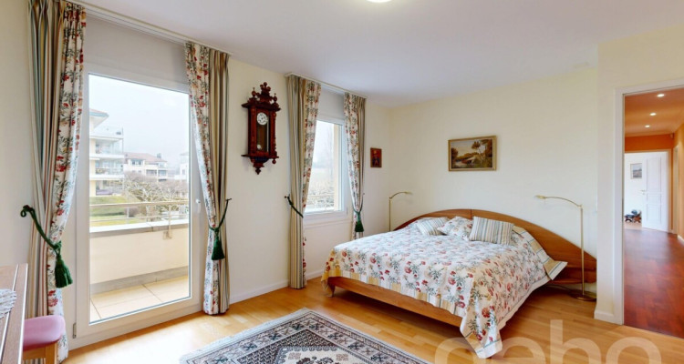 Duplex de prestige avec vue panoramique sur le lac Léman et les Alpes image 12