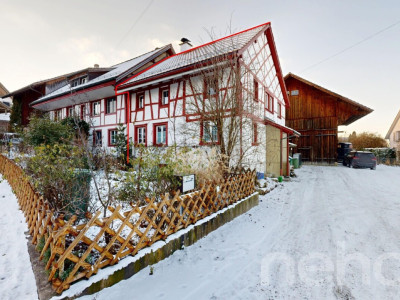 Attraktives 6-Zimmer-Riegelhaus mit Scheune image 1