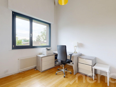 Spacieuse villa avec de magnifiques volumes, grand jardin et piscine image 12