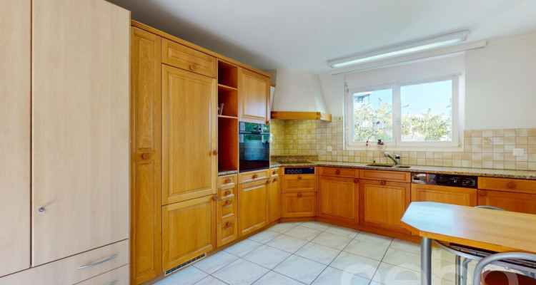 Confort, lumière et jardin privé ? superbe duplex à Morat image 5