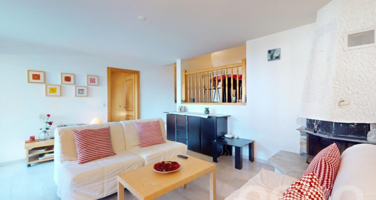 Appartement 2,5 pièces en rez-de-jardin avec piscine intérieure image 1