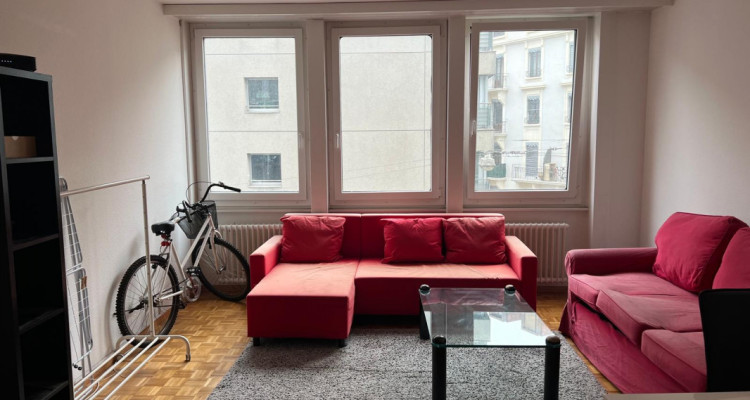 Appartement de 5 pièces au 3ème étage situé à Genève 1201 image 4