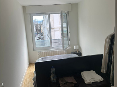 Appartement de 4 pièces au 5ème étage situé à Genève 1205 image 4