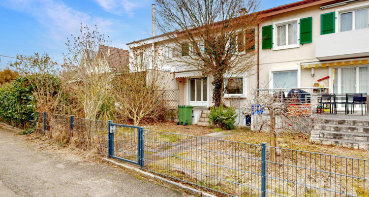 Reihenmittelhaus mit viel Ausbaupotential an zentrumsnaher Lage image 1