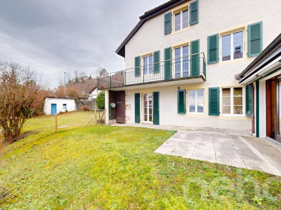 Detached house, quiet neighbourhood and lake view image 2