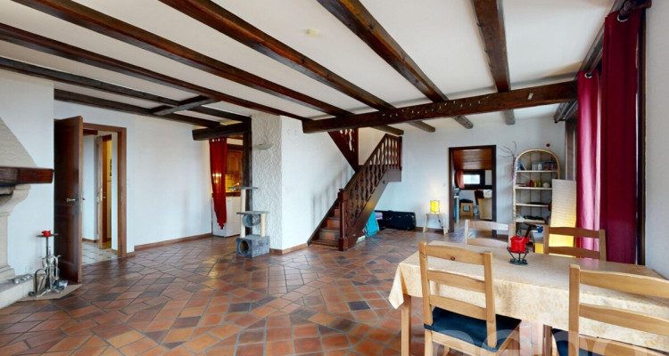 Detached house, quiet neighbourhood and lake view image 3