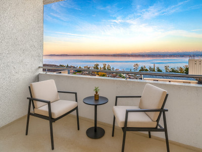 Vue panoramique sur le lac à 180 degré. image 5