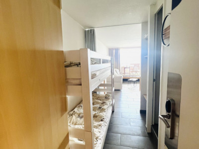 À LOUER - Appartement fonctionnel et lumineux avec balcon à Anzère image 4