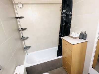 À LOUER - Appartement fonctionnel et lumineux avec balcon à Anzère image 5