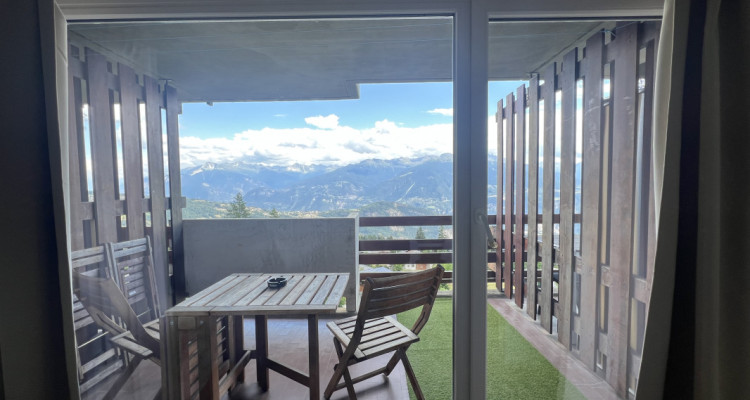 À LOUER - Appartement fonctionnel et lumineux avec balcon à Anzère image 2
