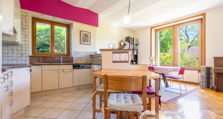 A deux pas de lécole international image 1