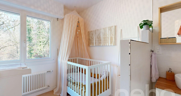 Appartement lumineux 4 chambres avec balcons et vue dégagée image 12