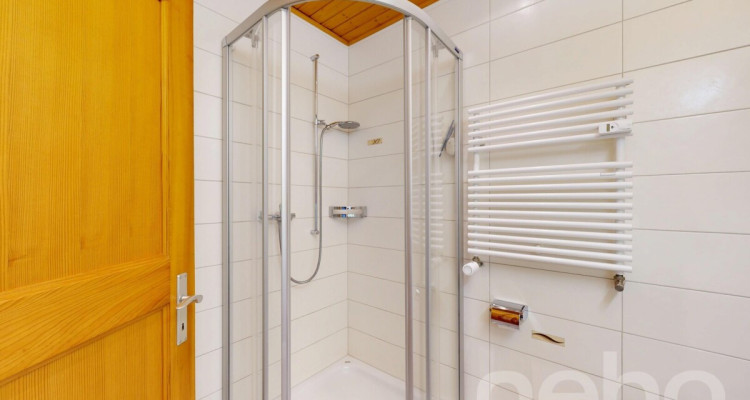 Dernier étage avec vue incroyable sur les montagnes. image 8