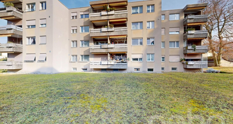 Helle 3.5 Zimmer-Wohnung mit Balkon und Garage in Schönenwerd image 1