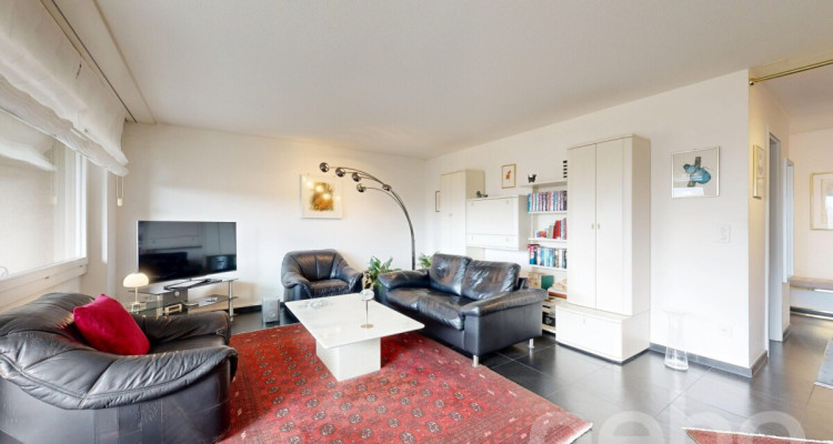 Helle 3.5 Zimmer-Wohnung mit Balkon und Garage in Schönenwerd image 3