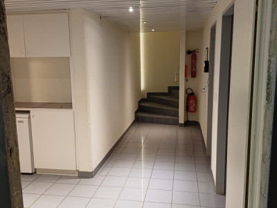 Arcade / Bureau à louer   image 16