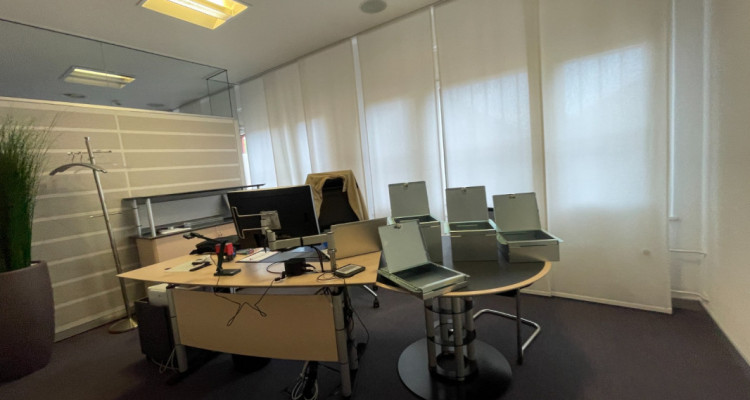 Arcade / Bureau à louer   image 8